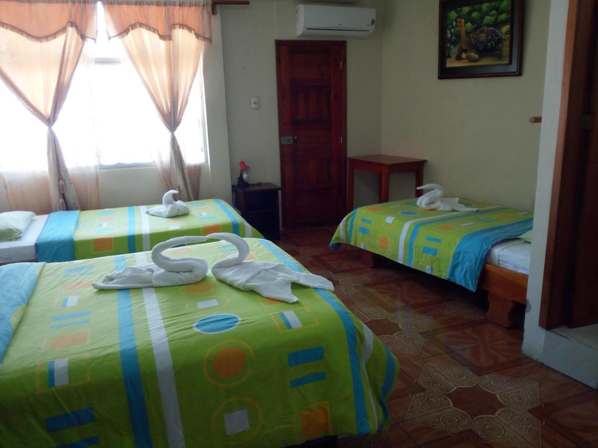 Hostal Miconia Puerto Ayora  Extérieur photo