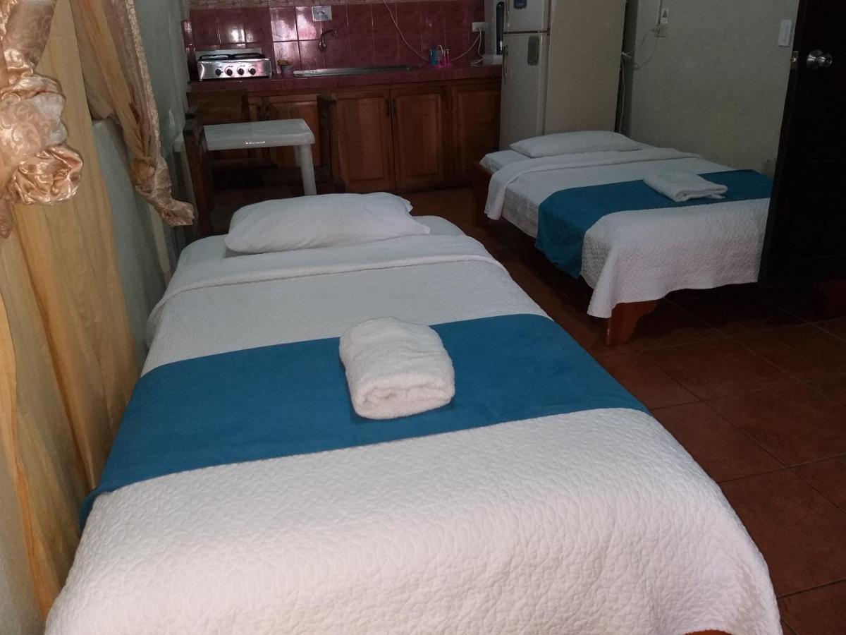 Hostal Miconia Puerto Ayora  Extérieur photo