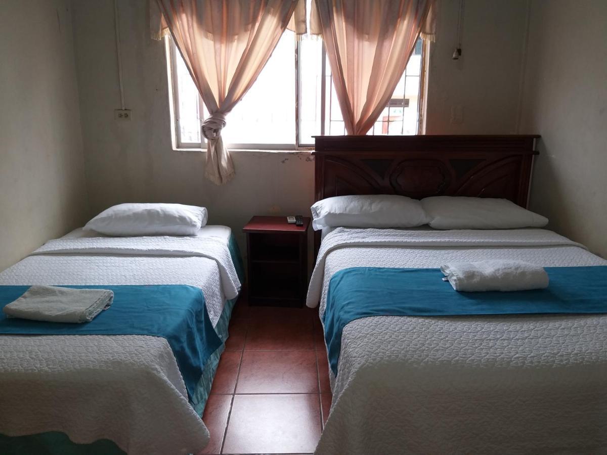 Hostal Miconia Puerto Ayora  Extérieur photo