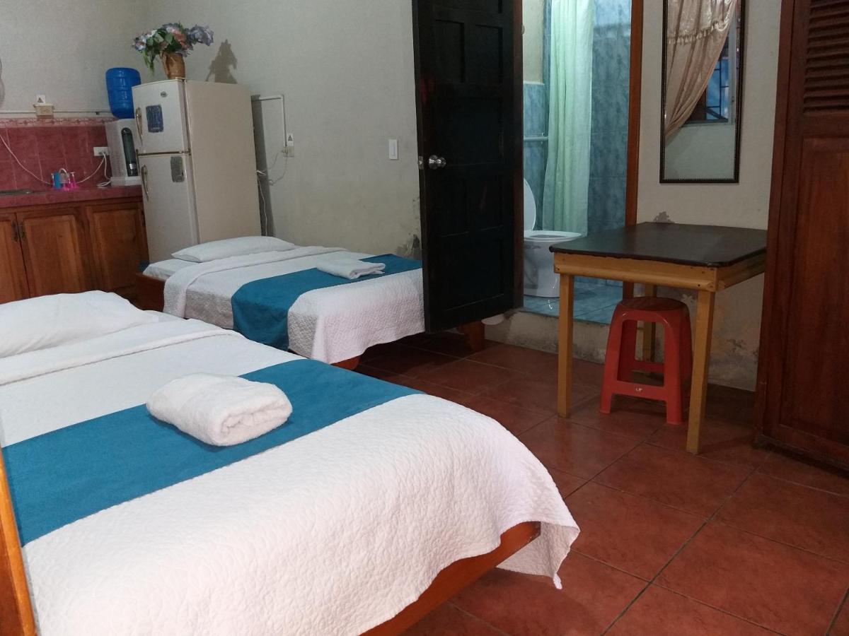 Hostal Miconia Puerto Ayora  Extérieur photo