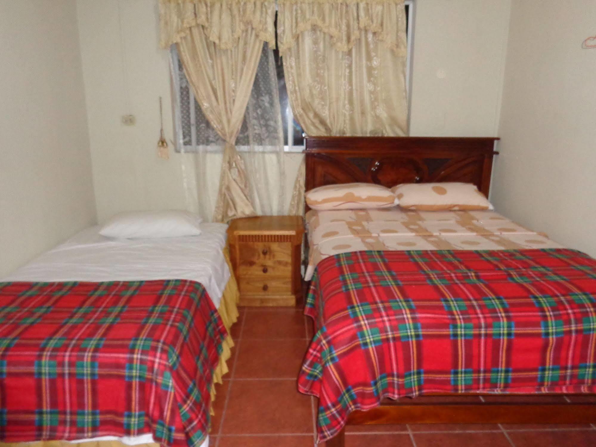 Hostal Miconia Puerto Ayora  Extérieur photo