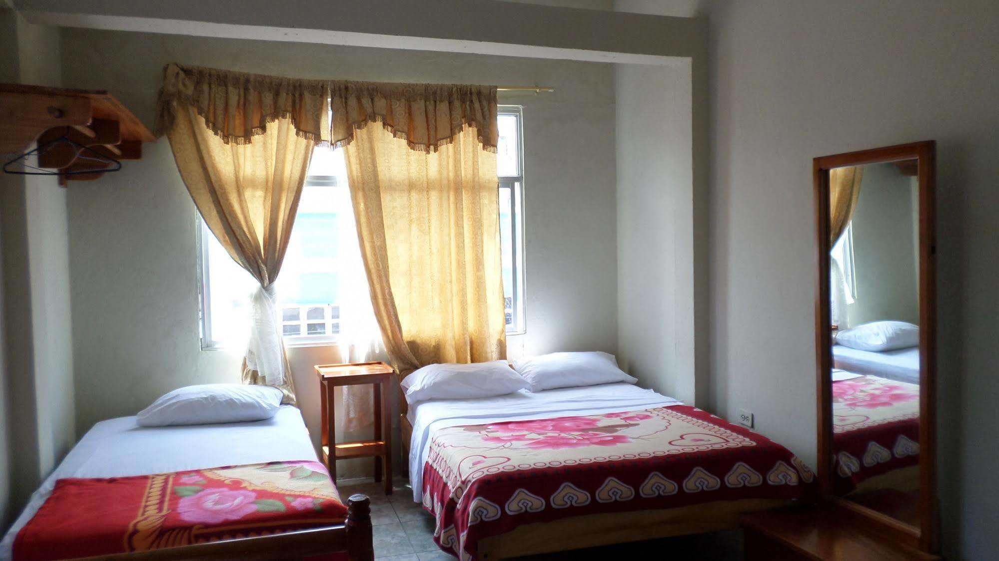 Hostal Miconia Puerto Ayora  Extérieur photo