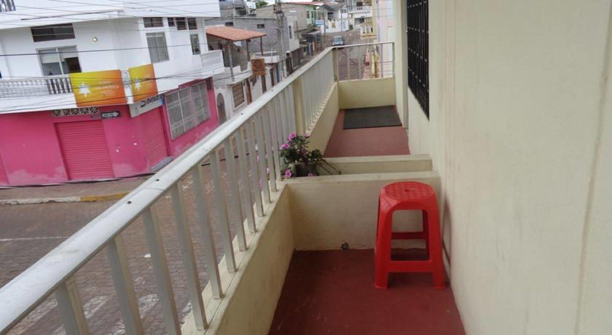 Hostal Miconia Puerto Ayora  Extérieur photo