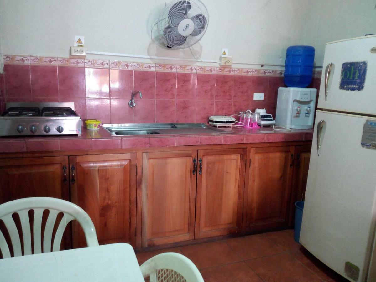 Hostal Miconia Puerto Ayora  Extérieur photo